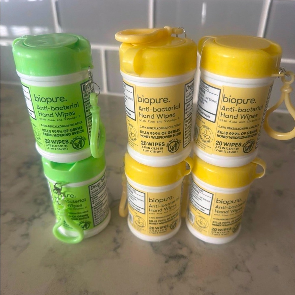 BioPure Antibacterial Hand Wipes Keychain 6